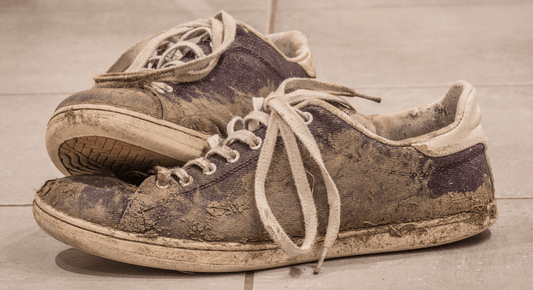 Schuhe waschen: So geht es richtig - bluu - Die Waschsensation