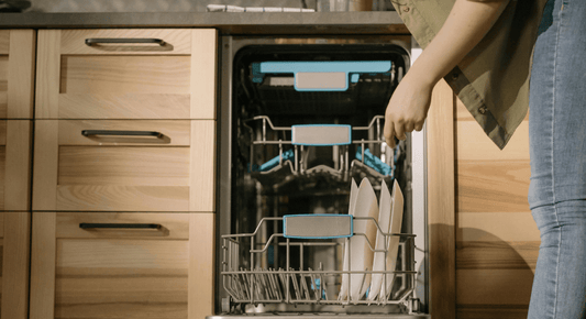 Die besten Tipps zum richtigen Beladen deiner Spülmaschine - bluu - Die Waschsensation