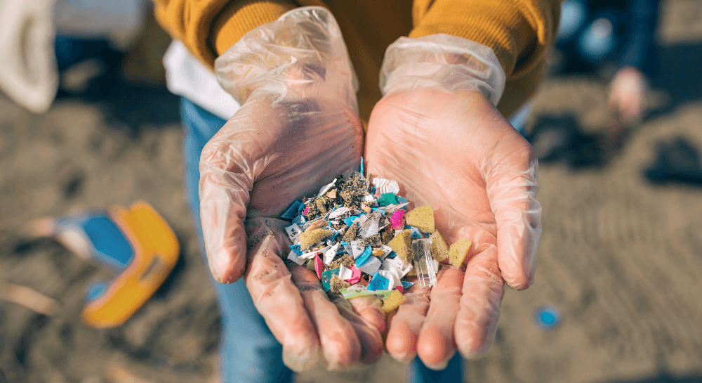 How to avoid microplastics when doing Laundry - bluu - The laundry sensation